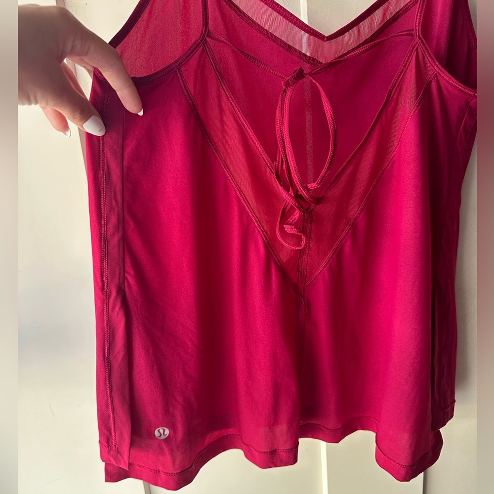 LULULEMON top - Picture 3 of 4